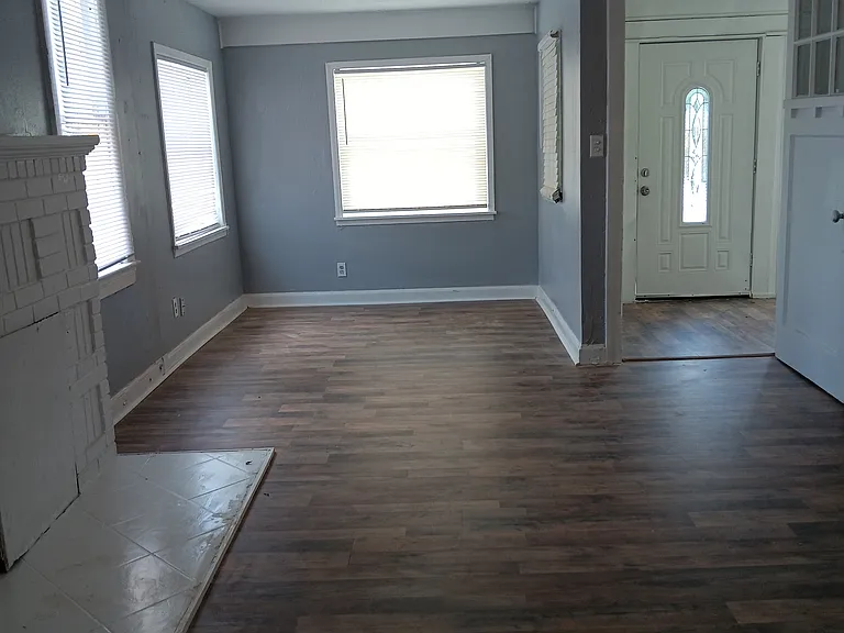 1710 W 15th St — Photo 15