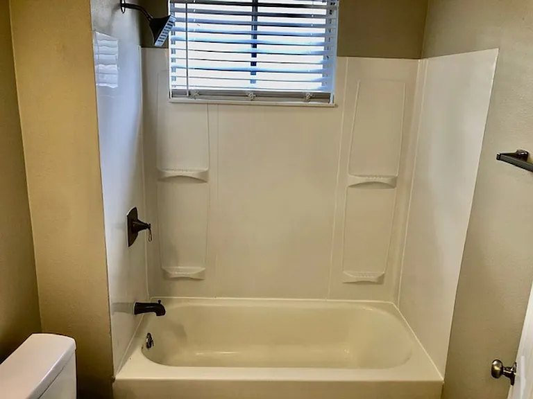 912 Rome St — Photo 15