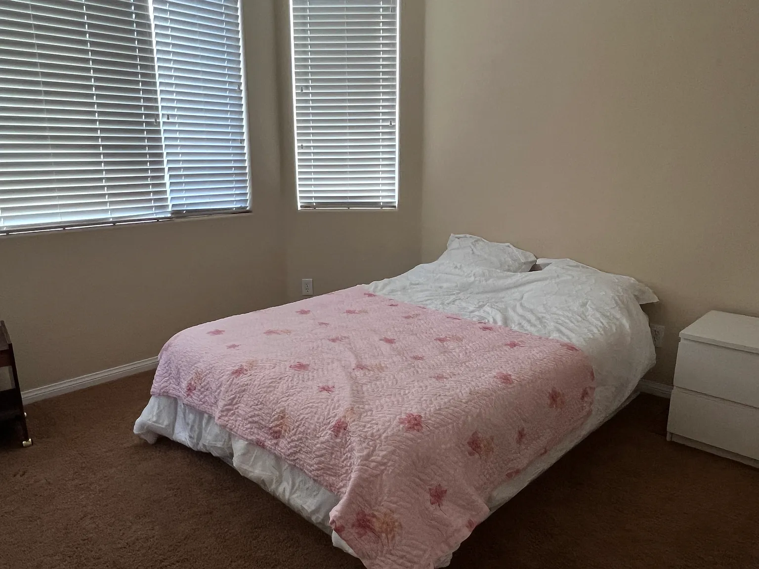 1 bed, 3474 sqft, $900 — Photo 1