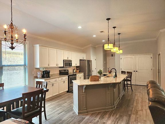 5th image of 662 Wild Heron Way