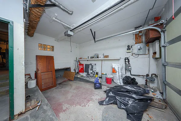 Sold by Momentum Real Estate LLC | media 14