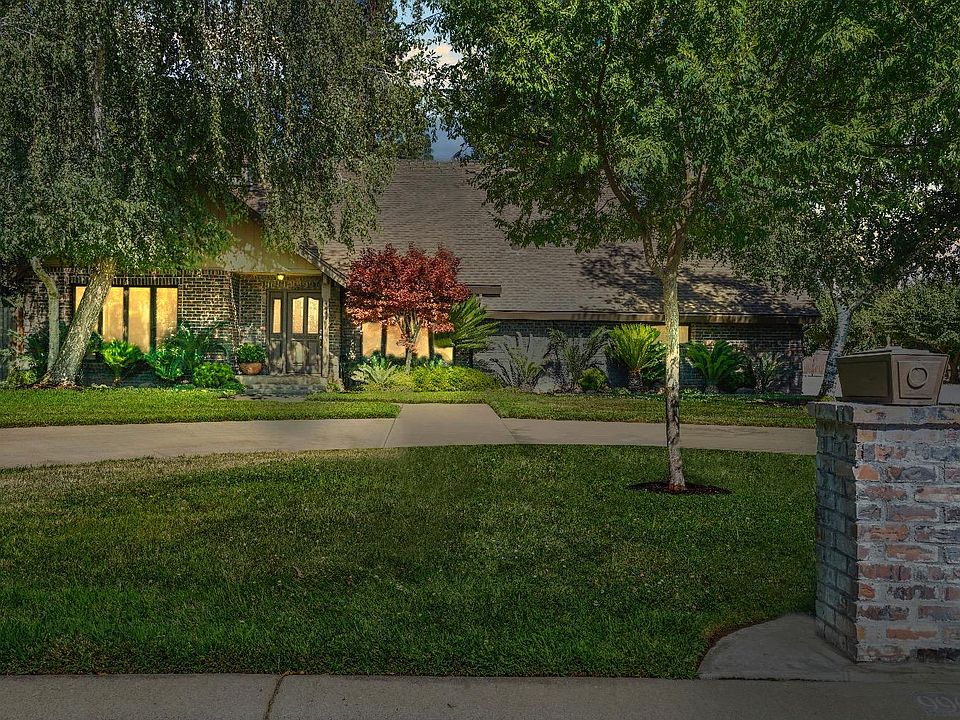 1st image of 9906 Oak Knoll Dr
