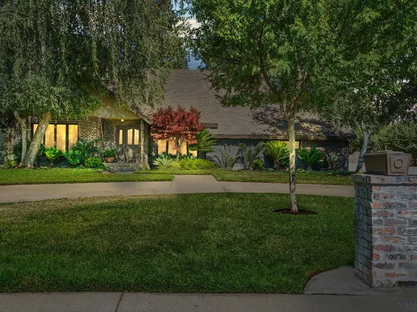 9906 Oak Knoll Dr, Oakdale, CA 95361