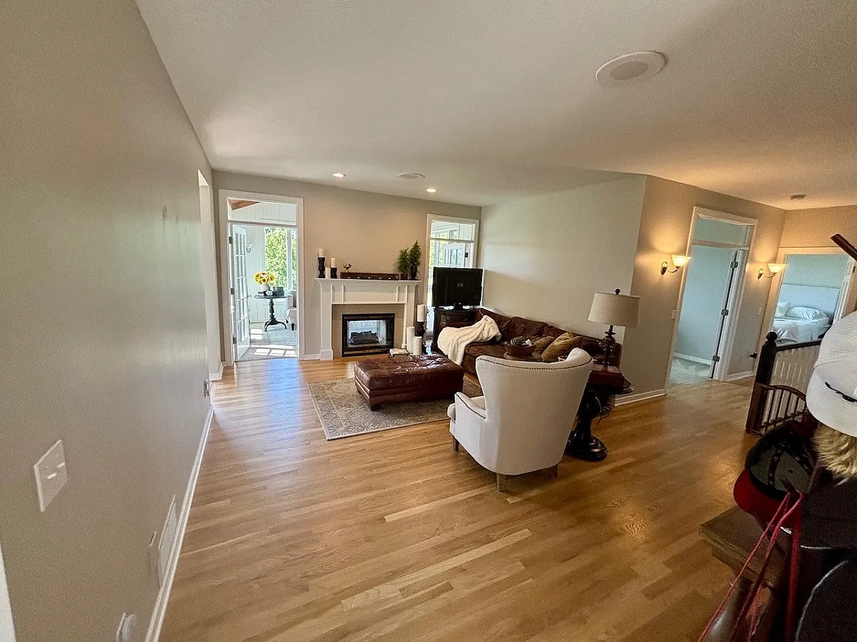 3 bed, 3140 sqft, $3,495 — Photo 3