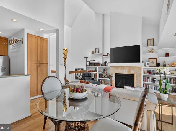 3225 Grace St NW APT 202, Washington, DC 20007