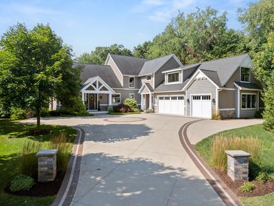 6200 Cascade Pointe Dr SE, Grand Rapids, MI, 49546
