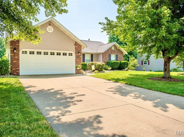 1029 Andra Dr, Maryville, IL 62062