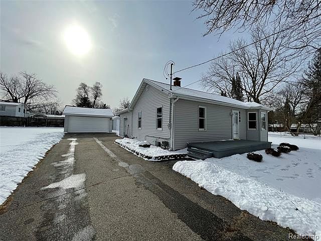 1st image of 6166 Briggs Ave