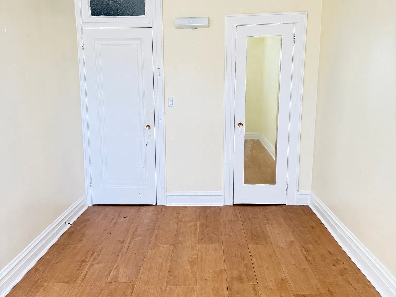 2 bed, 800 sqft, $2,400 — Photo 2