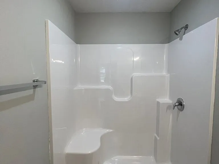 2444 N Benton Ave — Photo 35
