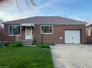 15406 Edgecliff Ave, Cleveland, OH 44111
