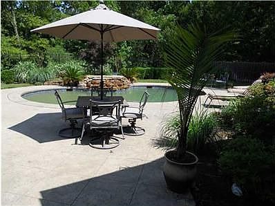 2nd image of 4010 Loch Meade Dr