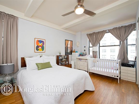 4th image of 20 W 72nd St #708