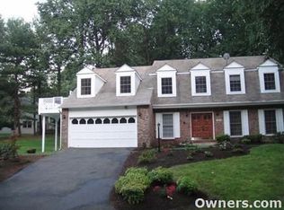 10613 Springvale Ct, Great Falls, VA 22066