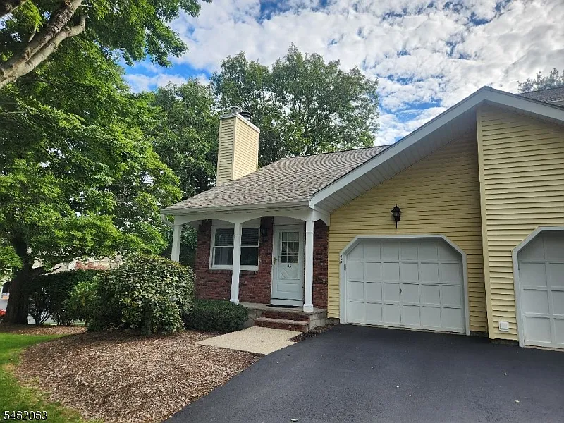 45 Bridle Way