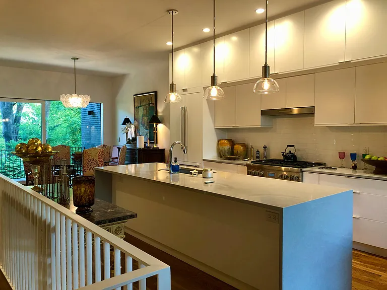 2321 Clark Ave — Photo 10
