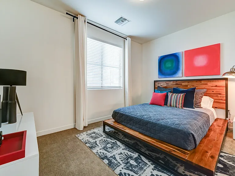 Castile Apartments — Photo 37