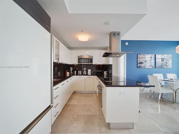 4th image of 6899 Collins Ave Unit 1210