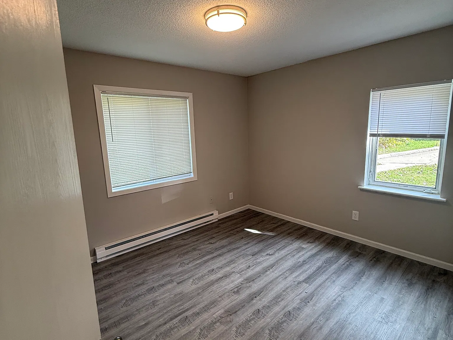 2 bed, 1.0 bath, $1,150 — Photo 4
