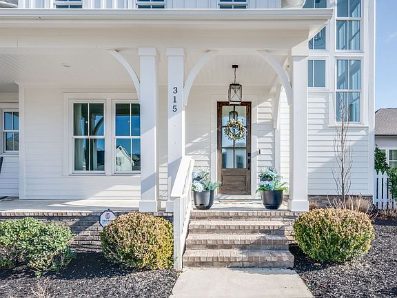 2nd image of 315 Stephens Valley Blvd