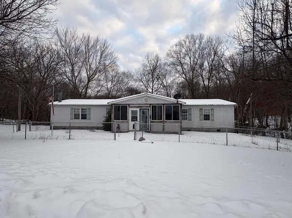 11824 Backus Mountain Rd, Meadow Bridge, WV 25976