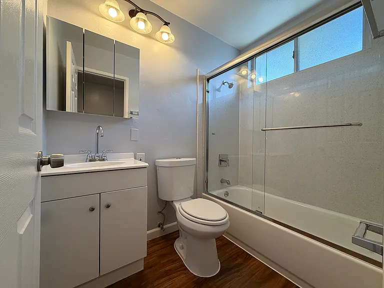 Tahoe Terrace Apartments — Photo 10
