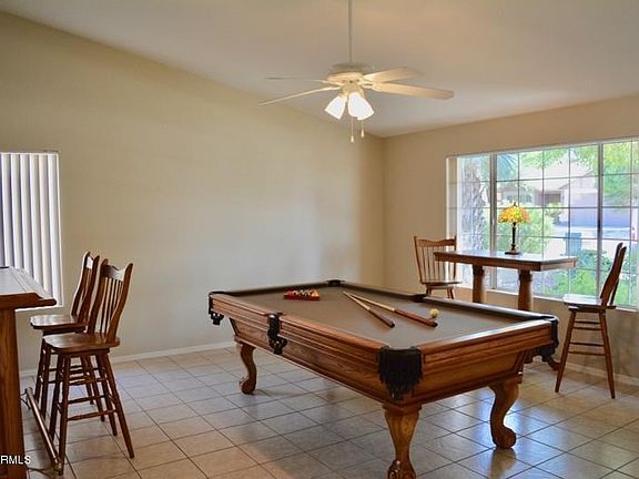 Gigantic Formal Living or Bonus Room!