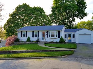 16 Roosevelt Ave, Lincoln, RI 02865