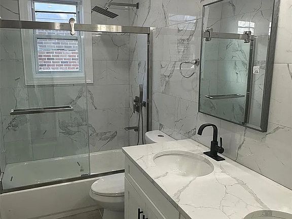 3rd image of 11928 201st Pl Floor 2