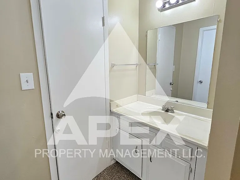 9148 Cedarpark Ln #D — Photo 22