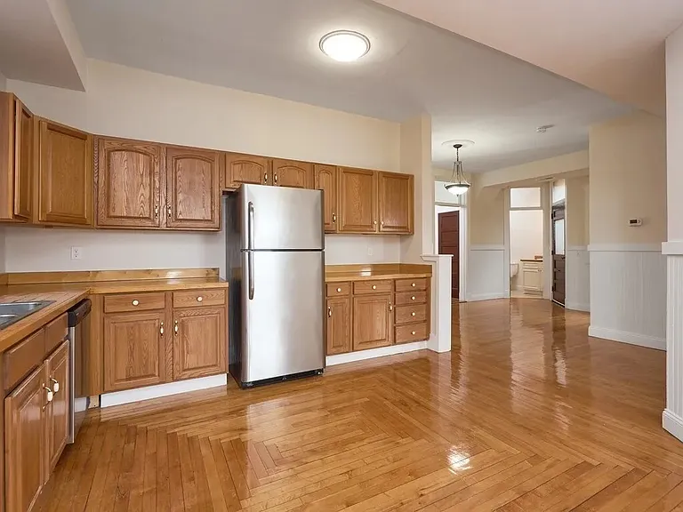 15 Hamilton St #1 — Photo 8
