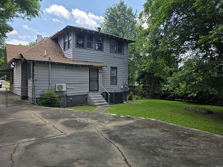 3010 S Izard St — Photo 20