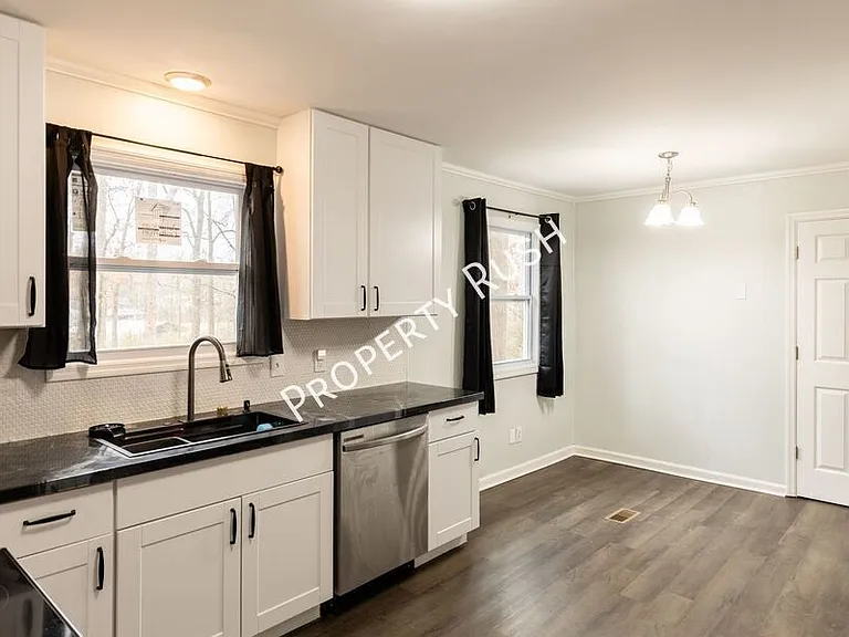 2290 Malibu Dr SE #A — Photo 12
