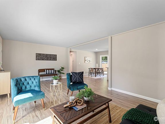 4th image of 26943 Wagner Circle NE