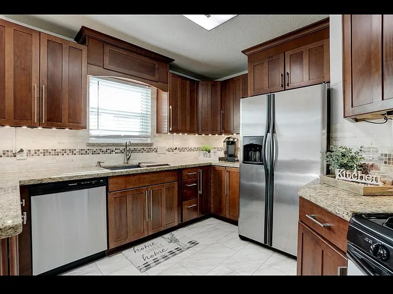 4508 Stonebridge Dr — Photo 17