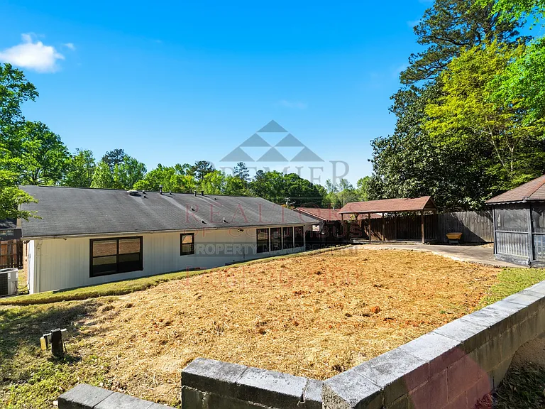 520 Asa Dr — Photo 36