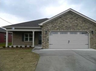 21 Aviation Dr, Rossville, GA 30741