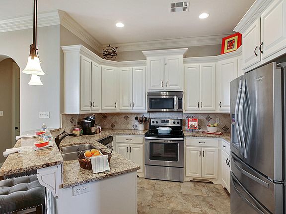 4th image of 203 Westridge Dr