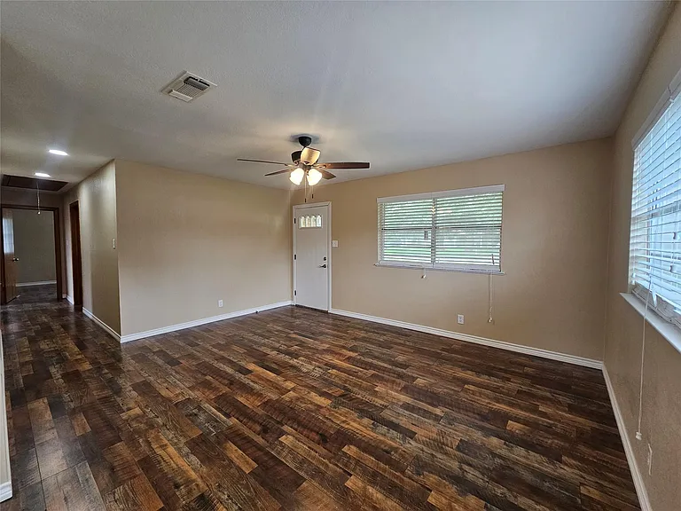 120 Ronald Ave — Photo 10
