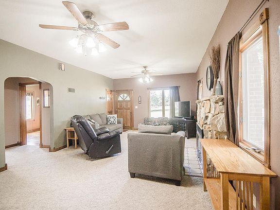 3rd image of 506 Waubonsie Ave