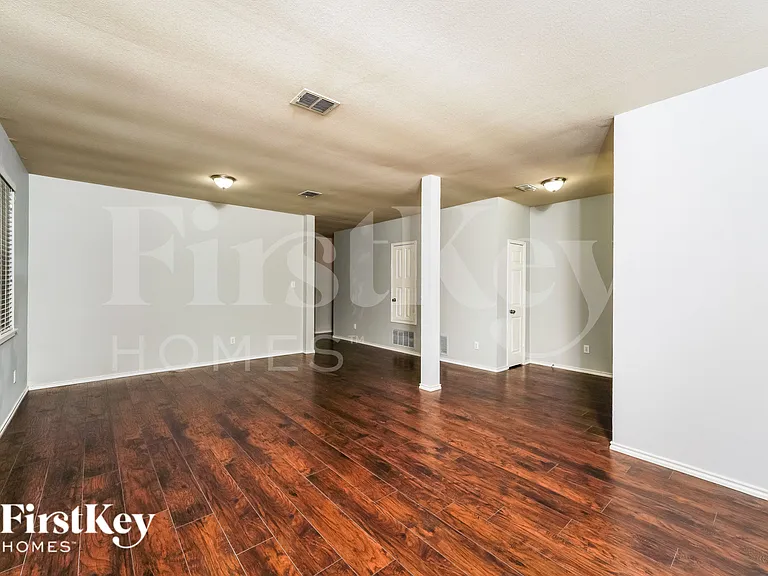 2325 Sumac Ct — Photo 5