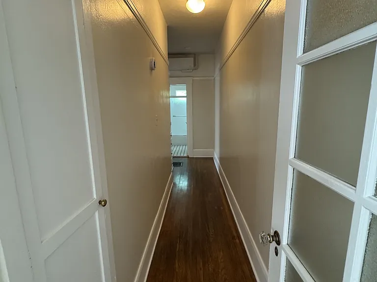 120-124 E Wyandotte St — Photo 11