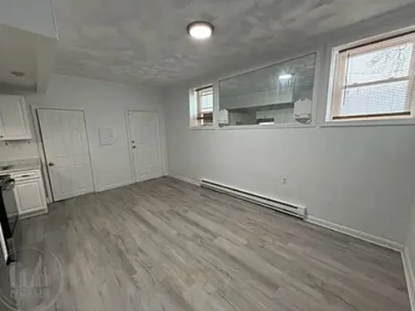 35 Grammont Rd, Worcester, MA