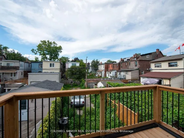 214 Simpson Ave, Toronto, ON M4K 1A6
