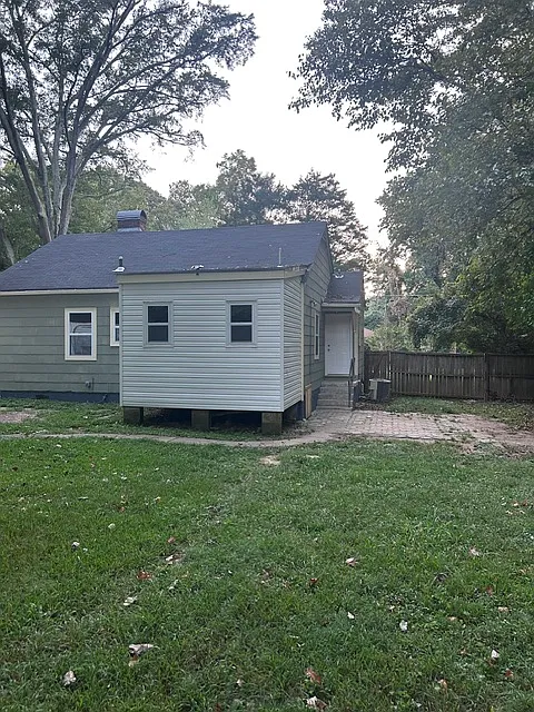 2 bed, 1040 sqft, $1,595 — Photo 2