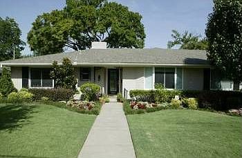 1st image of 203 Thompson Dr