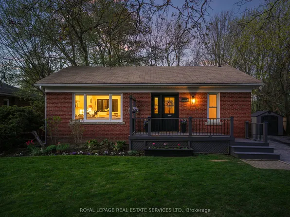 18 Elizabeth St, Halton Hills, ON L7G 3K2