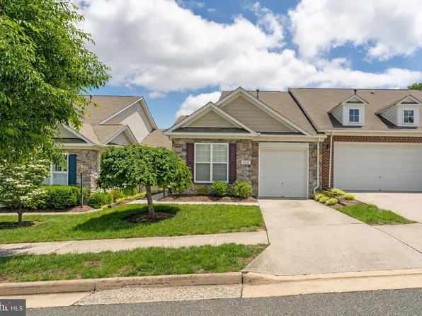 906 Cadmus Dr, Fredericksburg, VA 22401