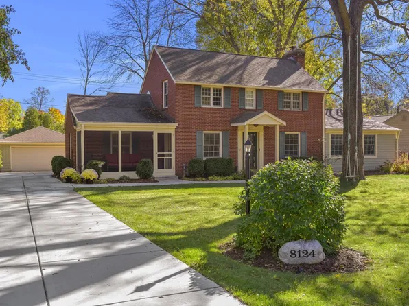 8124 North Poplar DRIVE, Fox Point, WI 53217