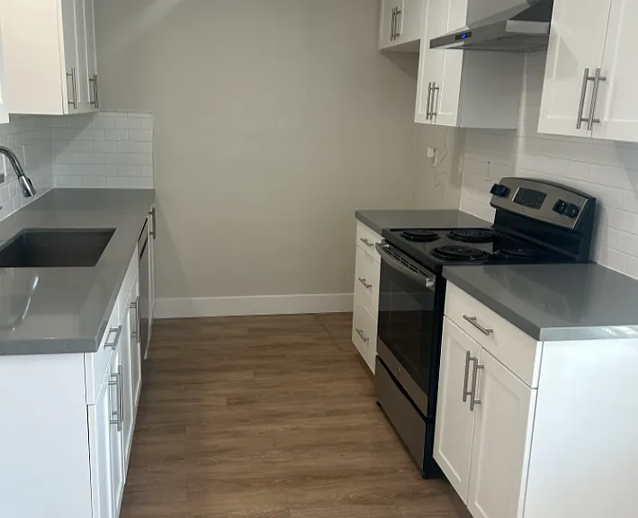 Park Apartments — Photo 4